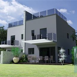 Ponúkame na predaj dvojpodlažné apartmány so záhradou, 210m od mora.