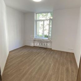 4-IZB. BYT, KOMPLETNÁ REKONŠTRUKCIA, STARÉ MESTO, 103 m2