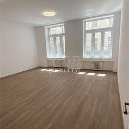 4-IZB. BYT, KOMPLETNÁ REKONŠTRUKCIA, STARÉ MESTO, 103 m2
