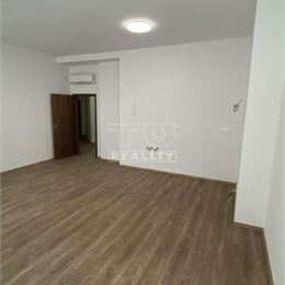 4-IZB. BYT, KOMPLETNÁ REKONŠTRUKCIA, STARÉ MESTO, 103 m2