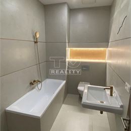 4-IZB. BYT, KOMPLETNÁ REKONŠTRUKCIA, STARÉ MESTO, 103 m2