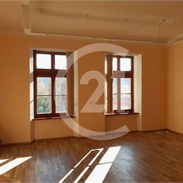 Slnečné kancelárske priestory priamo oproti Barbakánu, v centre Banskej Bystrice