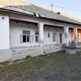 Výborná ponuka... Na predaj vidiecky dom v obci Demandice s pozemkom 3600 m2.