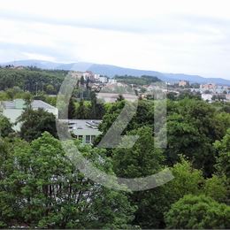 Hľadáme 2-izbový byt s balkónom v Prešove