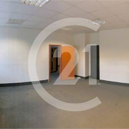 Výhodný prenájom kancelárskeho priestoru v centre mesta Banská Bystrica na ul. Československej armády č. 24