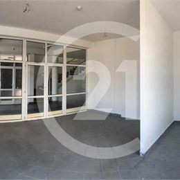 Na prenájom obchodný priestor blízko centra mesta Banská Bystrica na Námestí Ľ. Štúra 28