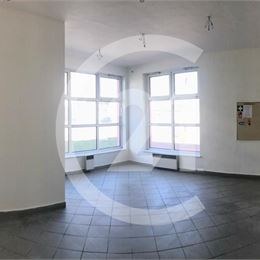 Na prenájom obchodný priestor blízko centra mesta Banská Bystrica na Námestí Ľ. Štúra 28