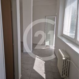 Priestor pre služby, obchod alebo cukráreň.