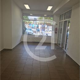 Priestor pre služby, obchod alebo cukráreň.