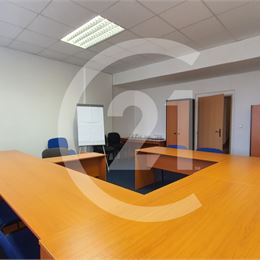 Kancelárie 45m2 a 59m2 a 72m2 v Starom meste na Prenájom