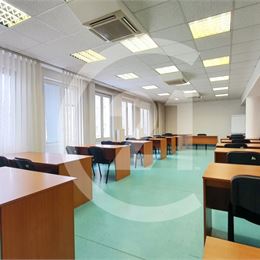 Kancelárie 45m2 a 59m2 a 72m2 v Starom meste na Prenájom