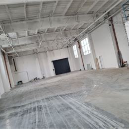 Na prenájom výrobné , skladové priestory - murovaná hala