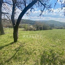 POZEMOK V NÁDHERNOM PROSTREDÍ, MOŽNOSŤ VÝSTAVBY CHATY, 611 M2, PETROVA LEHOTA