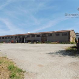 Budova, poľn. objekty a pozemky v areáli, Rozhanovce, Košice - okolie