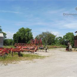 Administratívna budova a poľnohospodárske objekty, Rozhanovce