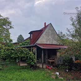 Na predaj záhrada s chatkou v peknej lokalite, Kokšov - Bakša pri jazere s mólom