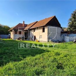 TUreality ponúka na predaj rodinný dom v obci Lutila 5 minút od okresného mesta Žiar nad Hronom, 713 m2