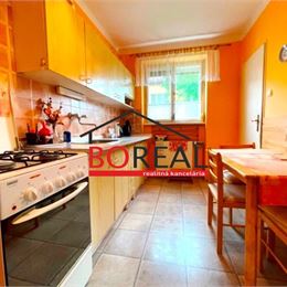 ** PREDANÉ ** Svetlý 3izb. byt, 65,67 m2 s dvoma pivnicami 7,63 m2, Vlčie hrdlo - Ružinov, BA II.