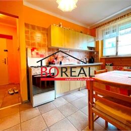 ** PREDANÉ ** Svetlý 3izb. byt, 65,67 m2 s dvoma pivnicami 7,63 m2, Vlčie hrdlo - Ružinov, BA II.