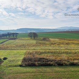 NA PREDAJ STAVEBNÝ POZEMOK V OBCI BRETEJOVCE | 742m²