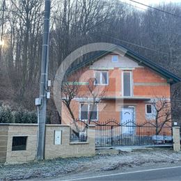 Dva rodinné domy v Myslave