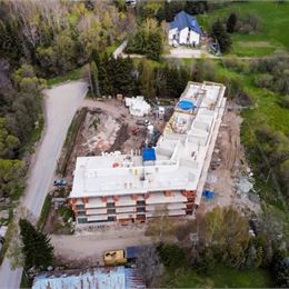 Apartmánový dom BREZOVINA v tichej časti obce Oravské Veselé