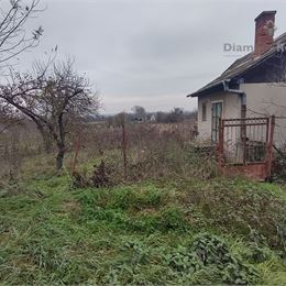 Na predaj pozemok na výstavbu viničného domu alebo na bývanie