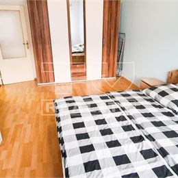 Priestranný a slnečný 2i byt, vo výbornej lokalite na Čajkovského ul. v Nitre s výmerou 68 m2