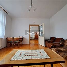 Predaj, rodinný dom Trstín, pozemok 1 625 m² - IBA U NÁS