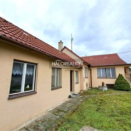 Predaj, rodinný dom Trstín, pozemok 1 625 m² - IBA U NÁS