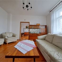 Predaj, rodinný dom Trstín, pozemok 1 625 m² - IBA U NÁS