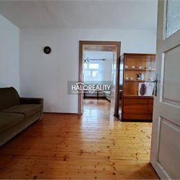 Predaj, rodinný dom Trstín, pozemok 1 625 m² - IBA U NÁS