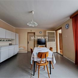 Predaj, rodinný dom Trstín, pozemok 1 625 m² - IBA U NÁS