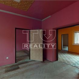 Na predaj slnečný trojizbový byt /83m2/ v centre Lučenca.