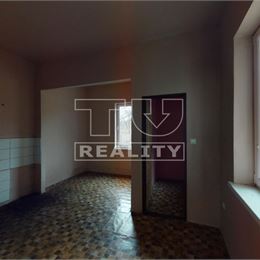Na predaj slnečný trojizbový byt /83m2/ v centre Lučenca.