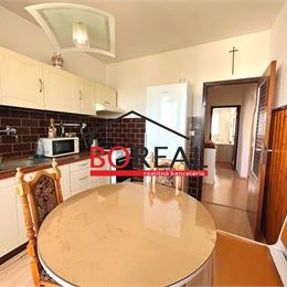 ** REZERVOVANÉ ** Priestranný 4izb. byt 83,33 m2 s loggiou, Pifflova ul, Petržalka - BA V.