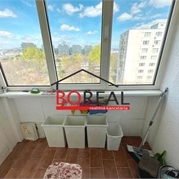 ** REZERVOVANÉ ** Priestranný 4izb. byt 83,33 m2 s loggiou, Pifflova ul, Petržalka - BA V.