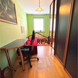 ** REZERVOVANÉ ** Priestranný 4izb. byt 83,33 m2 s loggiou, Pifflova ul, Petržalka - BA V.