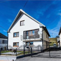 Exkluzívna ponuka rodinného domu v obci Komjatná