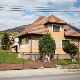 Rodinný dom so slnečným pozemkom v Párnici