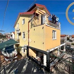 Apartmánový dom 100m od mora! – Bilice, Šibenik – Okolica, 306m2