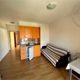 Apartmánový dom 100m od mora! – Bilice, Šibenik – Okolica, 306m2