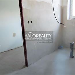 Predaj, rodinný dom Komjatice, rozostavaná stavba - ZNÍŽENÁ CENA - EXKLUZÍVNE HALO REALITY