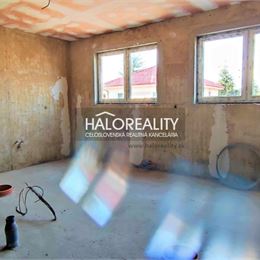 Predaj, rodinný dom Komjatice, rozostavaná stavba - ZNÍŽENÁ CENA - EXKLUZÍVNE HALO REALITY