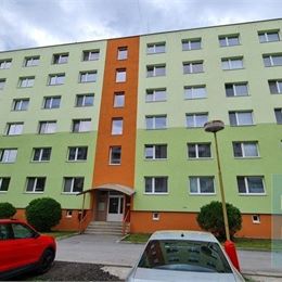 Ponúkame na prenájom 4-izbový byt v Považskej Bystrici, časti Zakvášov.
