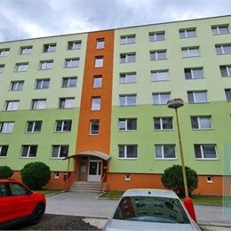 Ponúkame na prenájom 4-izbový byt v Považskej Bystrici, časti Zakvášov.