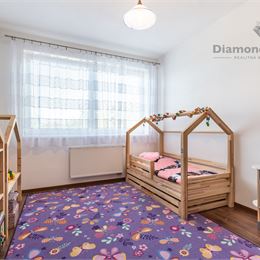 3 IZBOVÝ BYT S PARKOVACÍM MIESTOM | NOVOSTAVBA | 84m² | NA HORE - FURČA