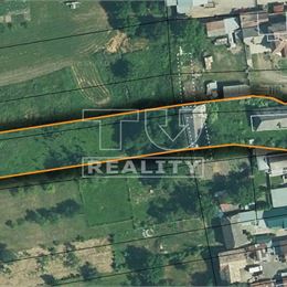 EXKLUZÍVNE Na predaj veľký pozemok pre INVESTOROV so starým domom, obec Čižatice