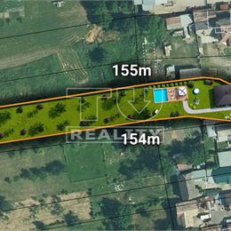 EXKLUZÍVNE Na predaj veľký pozemok pre INVESTOROV so starým domom, obec Čižatice
