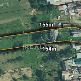 EXKLUZÍVNE Na predaj veľký pozemok pre INVESTOROV so starým domom, obec Čižatice